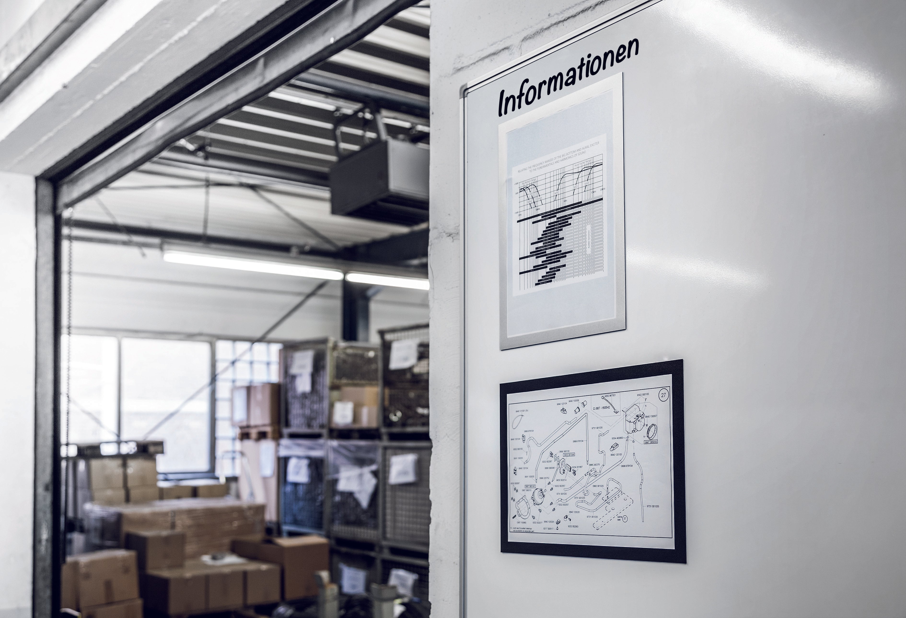 Durable DURAFRAME Magnetic Sign Holder | Letter Size 8.5" x 11" | Black | 2 Pack