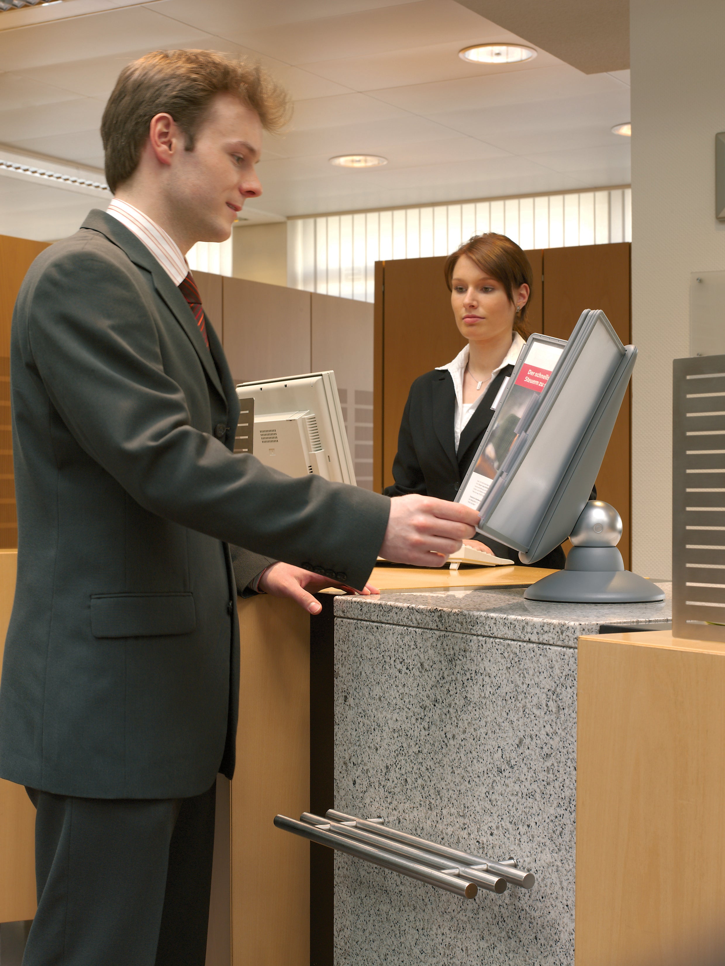 Durable SHERPA Motion Rotating Desktop Reference System | 10 Panels | Letter Size | Graphite