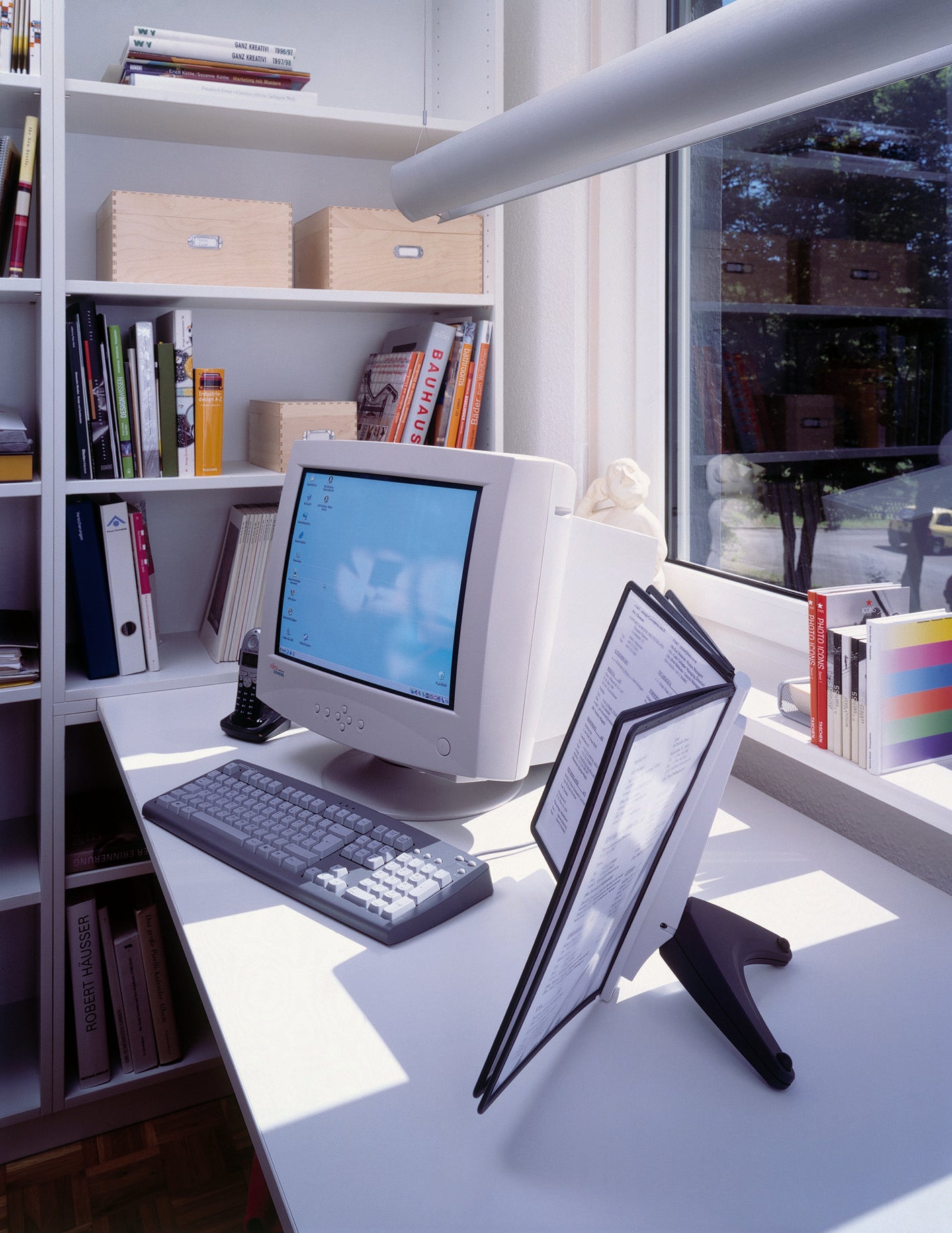 Durable SHERPA SOHO Desk Reference System | 5 Panel | Letter Size | Black