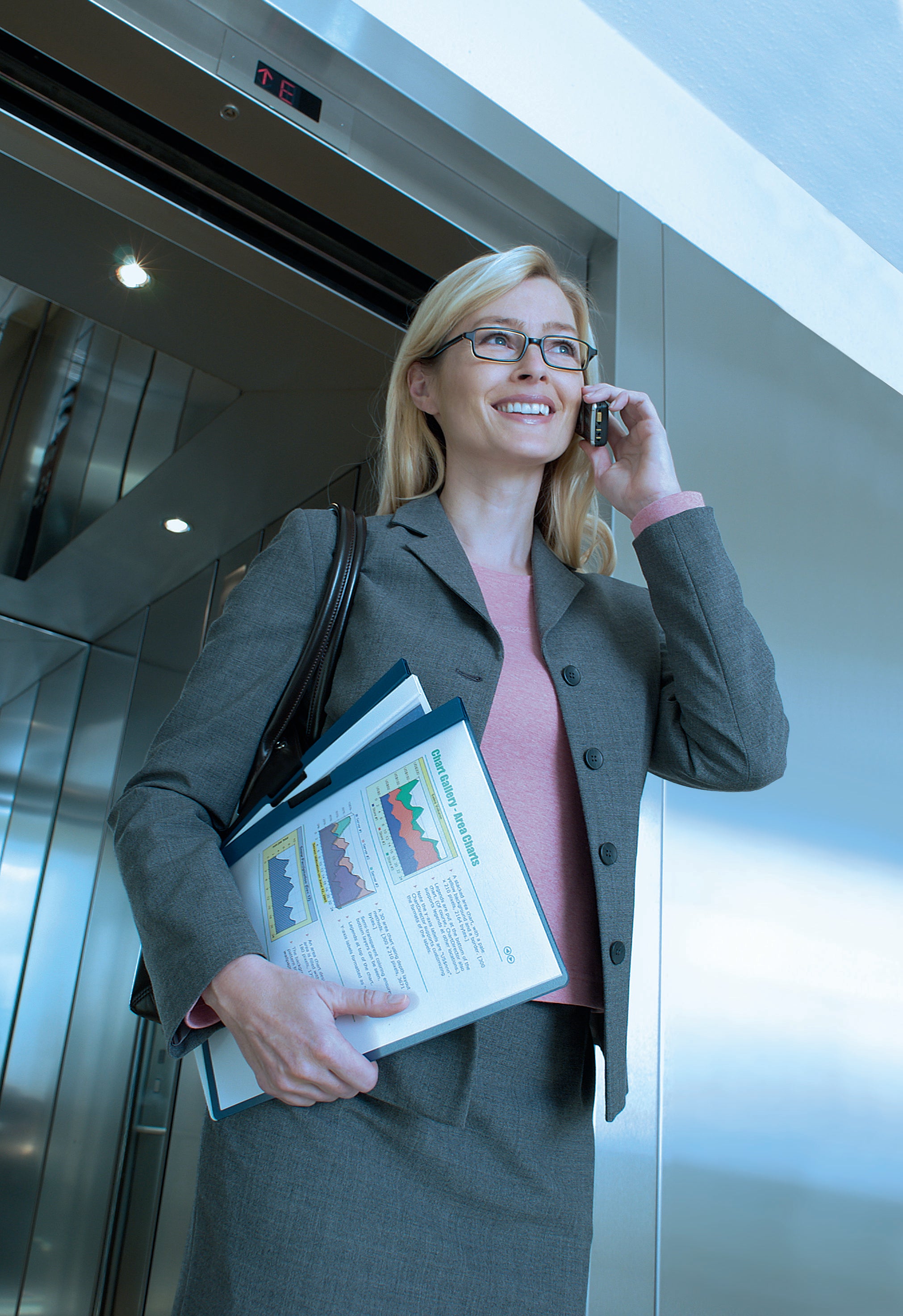 Durable DURACLIP Report Cover | Letter Size | 30 Sheet Capacity | Black | 25 Box