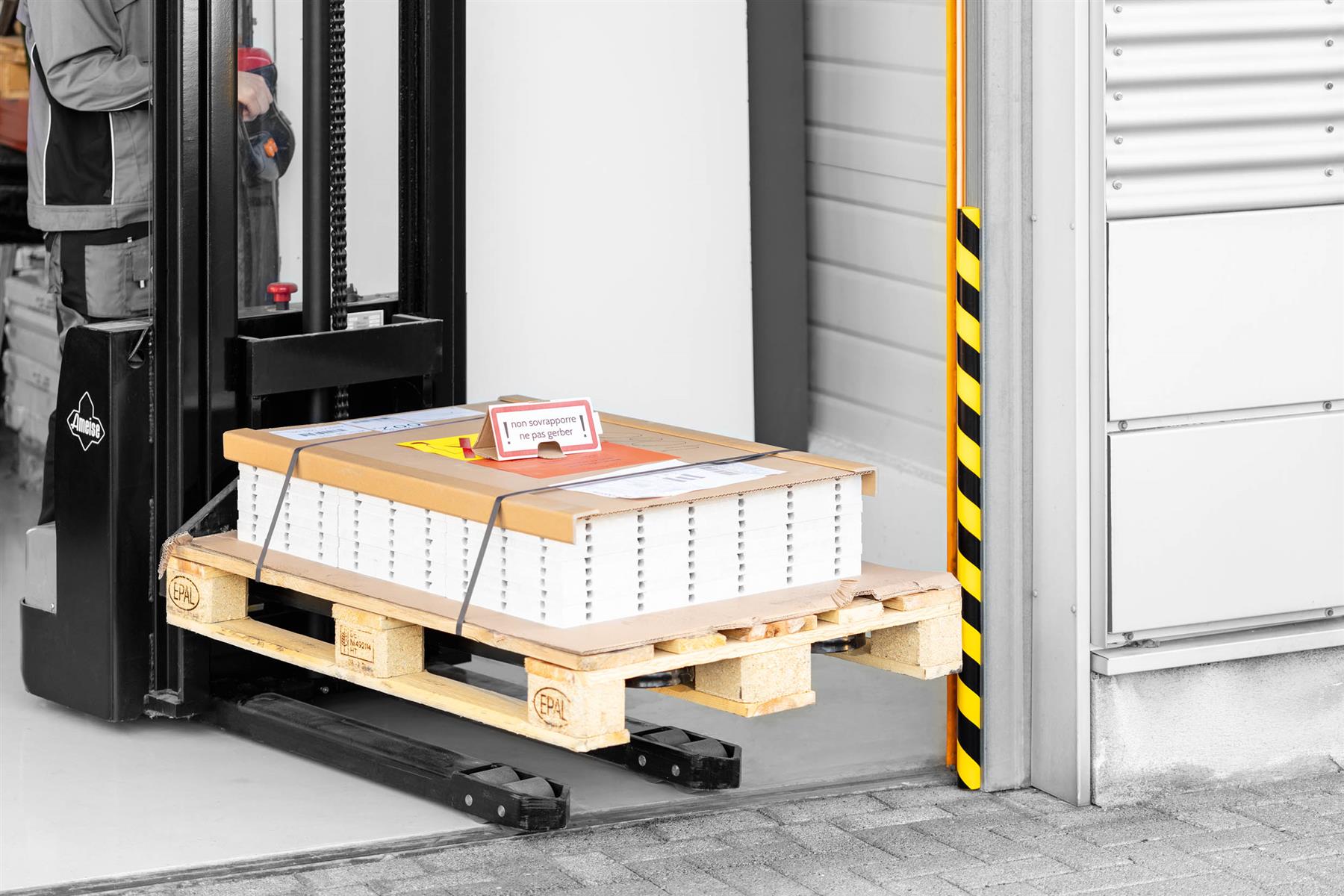 Durable Adhesive Warning Surface Impact Protection Profiles S32R | 1 Meter | Pack of 5