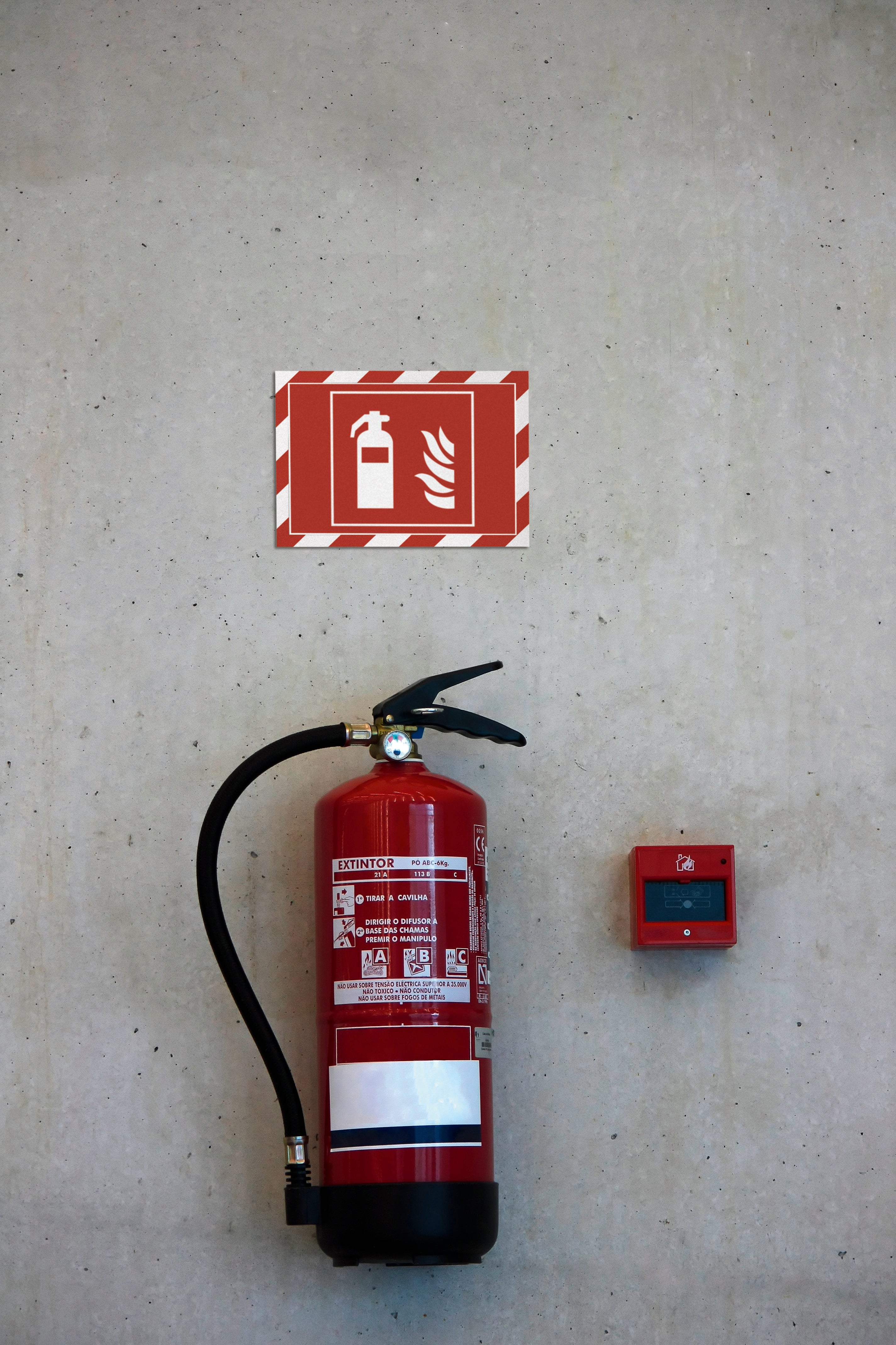 Durable DURAFRAME Security Self-Adhesive Sign Holder | Letter Size 8.5" x 11" | Red & White | 2 Pack