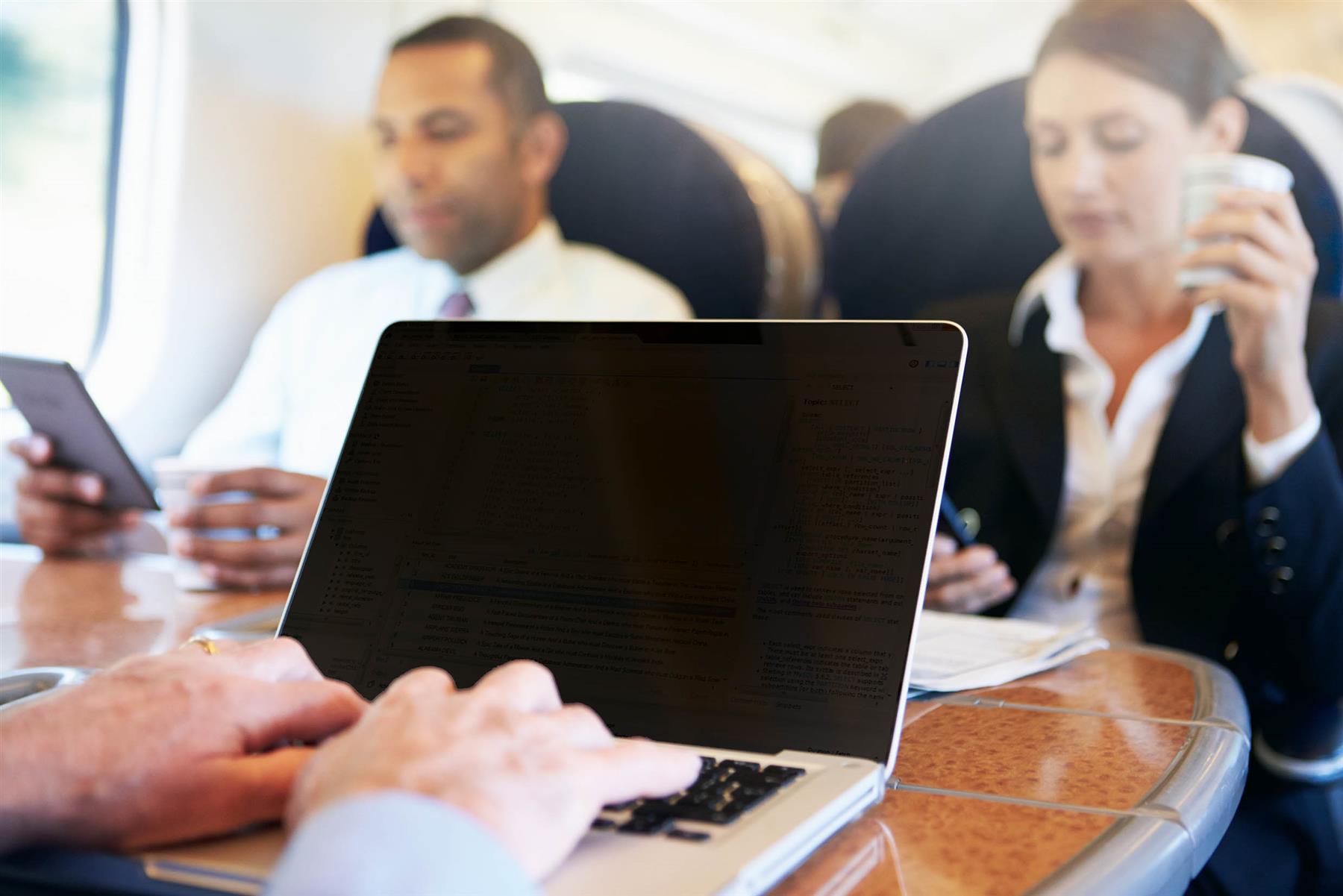 Durable Anti-glare Magnetic Privacy Filter with Blue Light Filter 11.6"