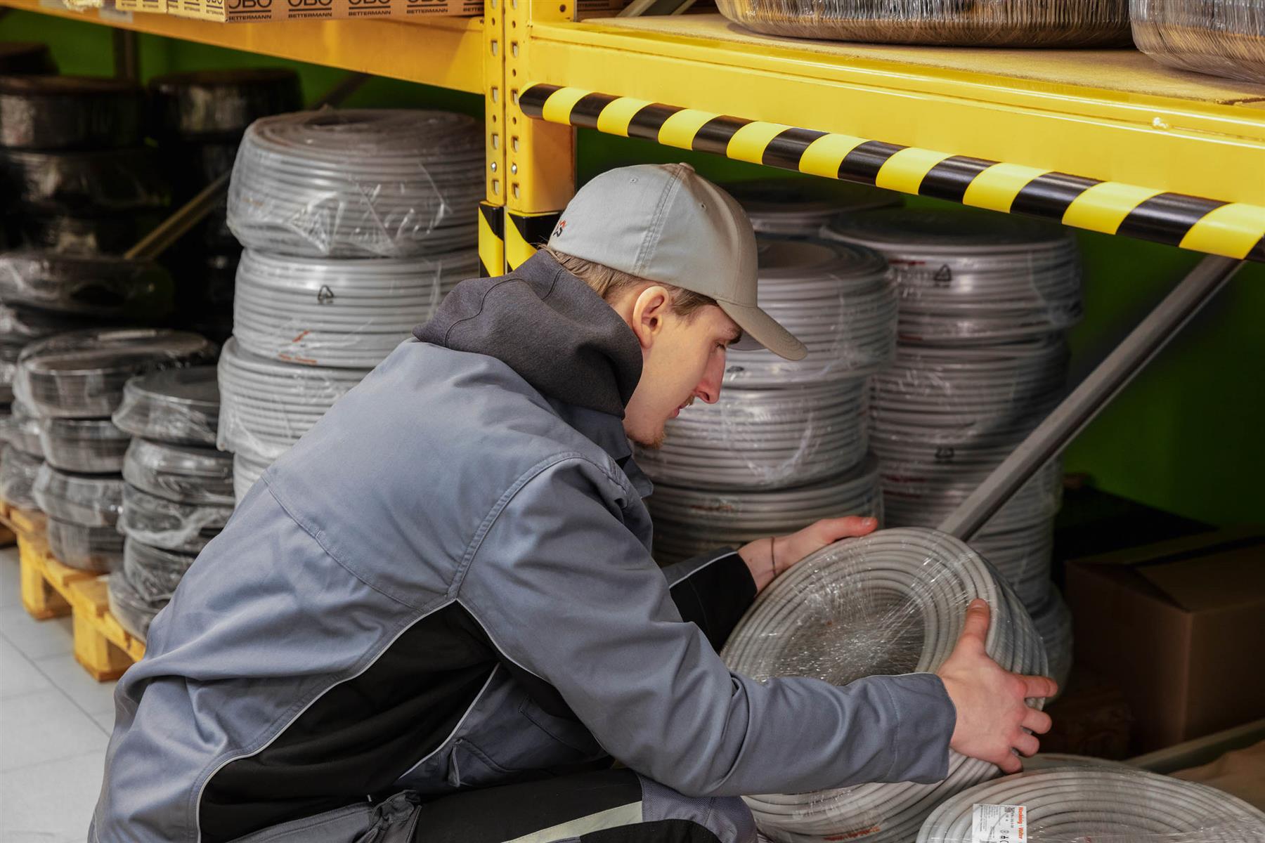 Durable Adhesive Warning Corner Impact Protection Profiles C25R | 1 Meter | Pack of 5