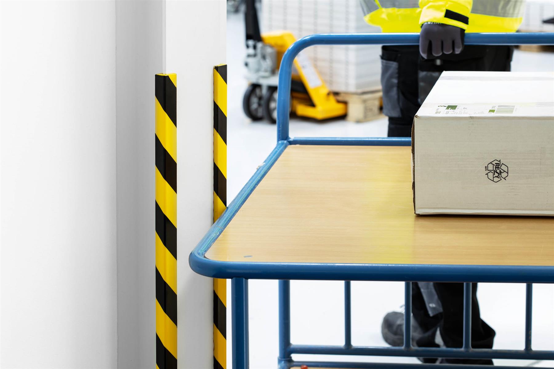 Durable Adhesive Warning Edge Impact Protection Profiles E8 | 1 Meter | Pack of 5